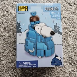 Brickcraft Peanuts Snoopy with Puffer Jacket